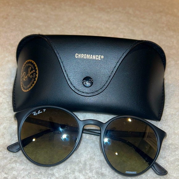 Ray-Ban Accessories - Ray Ban polarized Sunglasses - NWOT - RB4336CH